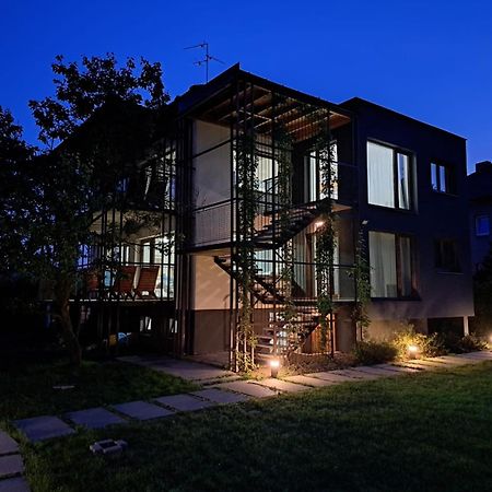 Vila Vekose - Apartman S Terasou A Zahradou Hradec Králové 外观 照片
