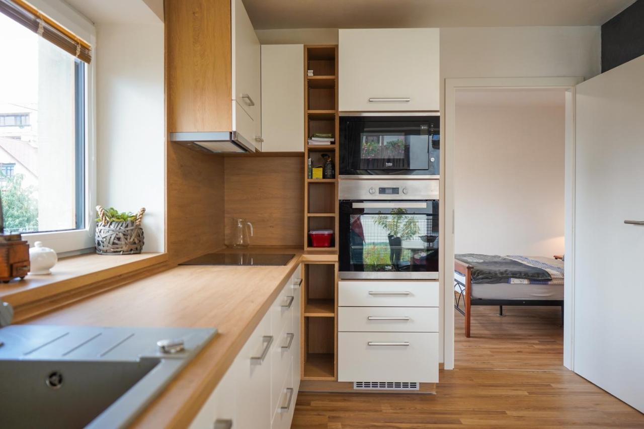 Vila Vekose - Apartman S Terasou A Zahradou Hradec Králové 外观 照片